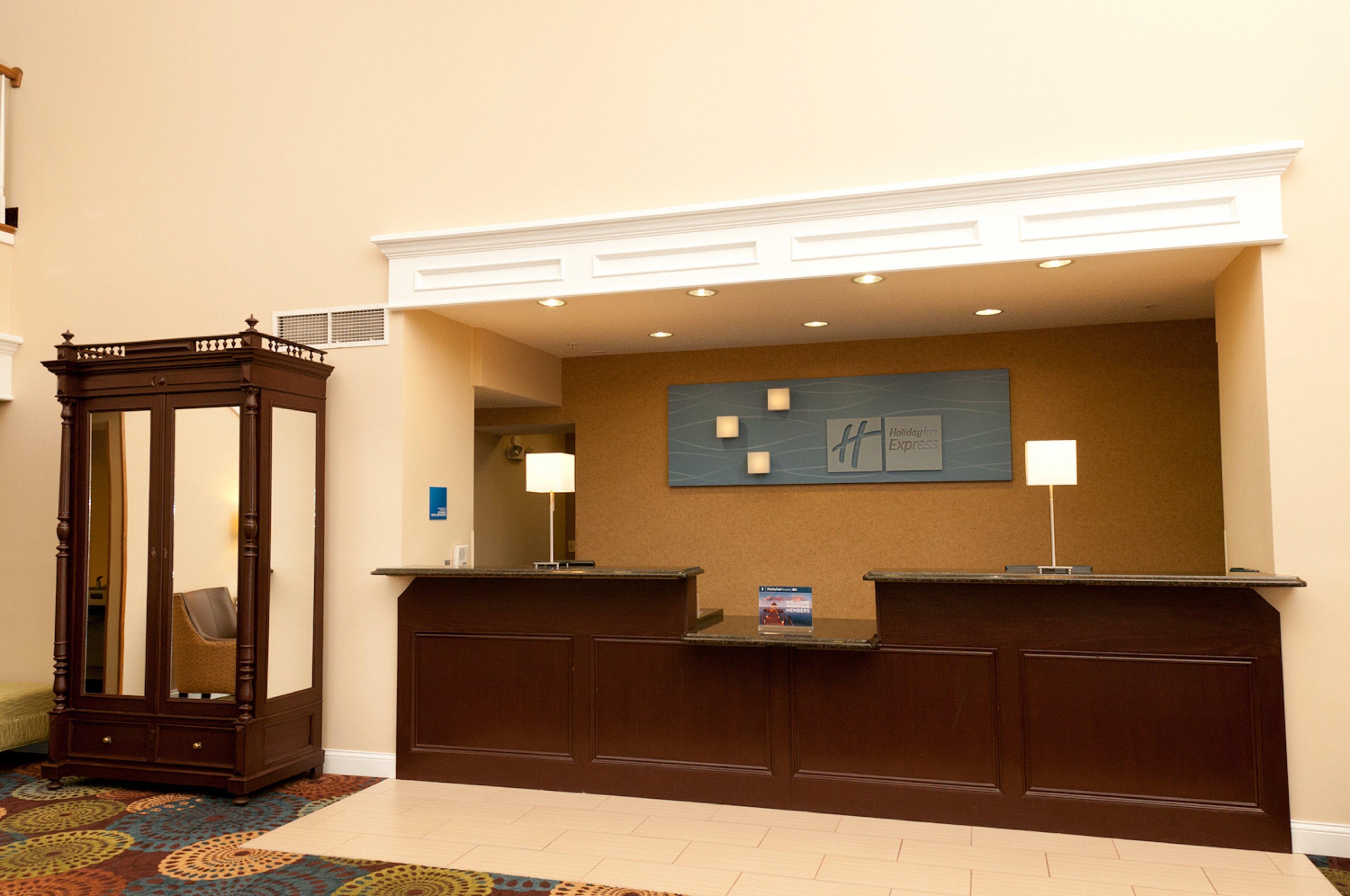 Holiday Inn Express Hotel & Suites Bloomington-Normal University Area By Ihg Exterior foto